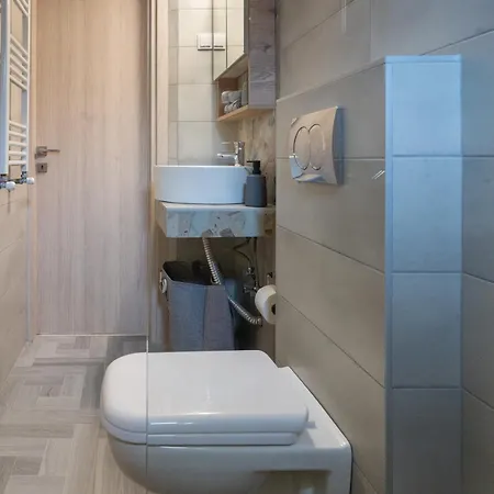 Bright & Stylish 2br In The Heart Of 公寓
