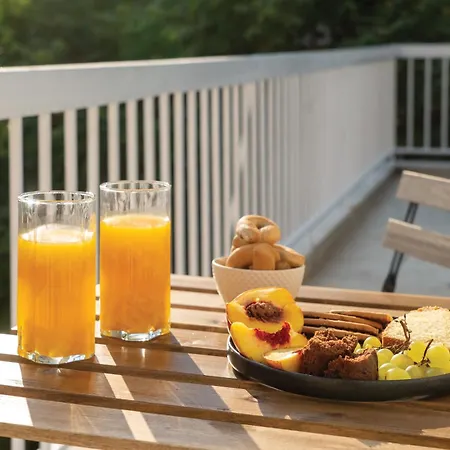 Bright & Stylish 2br In The Heart Of *