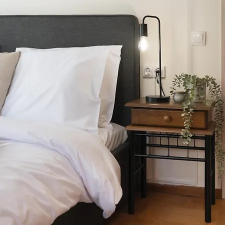 Lägenhet Bright & Stylish 2br In The Heart Of