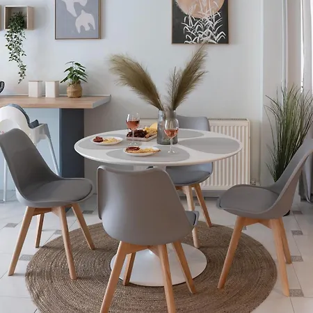 Bright & Stylish 2br In The Heart Of Lägenhet Thessaloníki