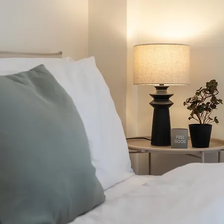 Bright & Stylish 2br In The Heart Of Lägenhet *