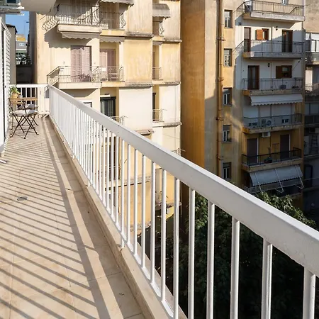 Lägenhet Bright & Stylish 2br In The Heart Of